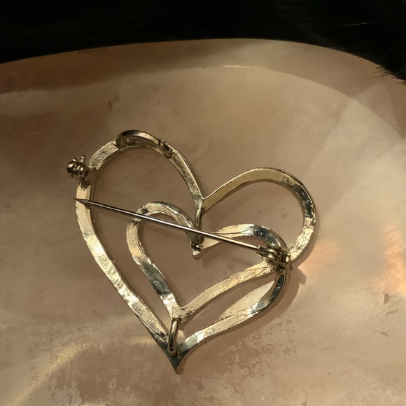 Double Heart Shaped PIN - Picture 2 of 3